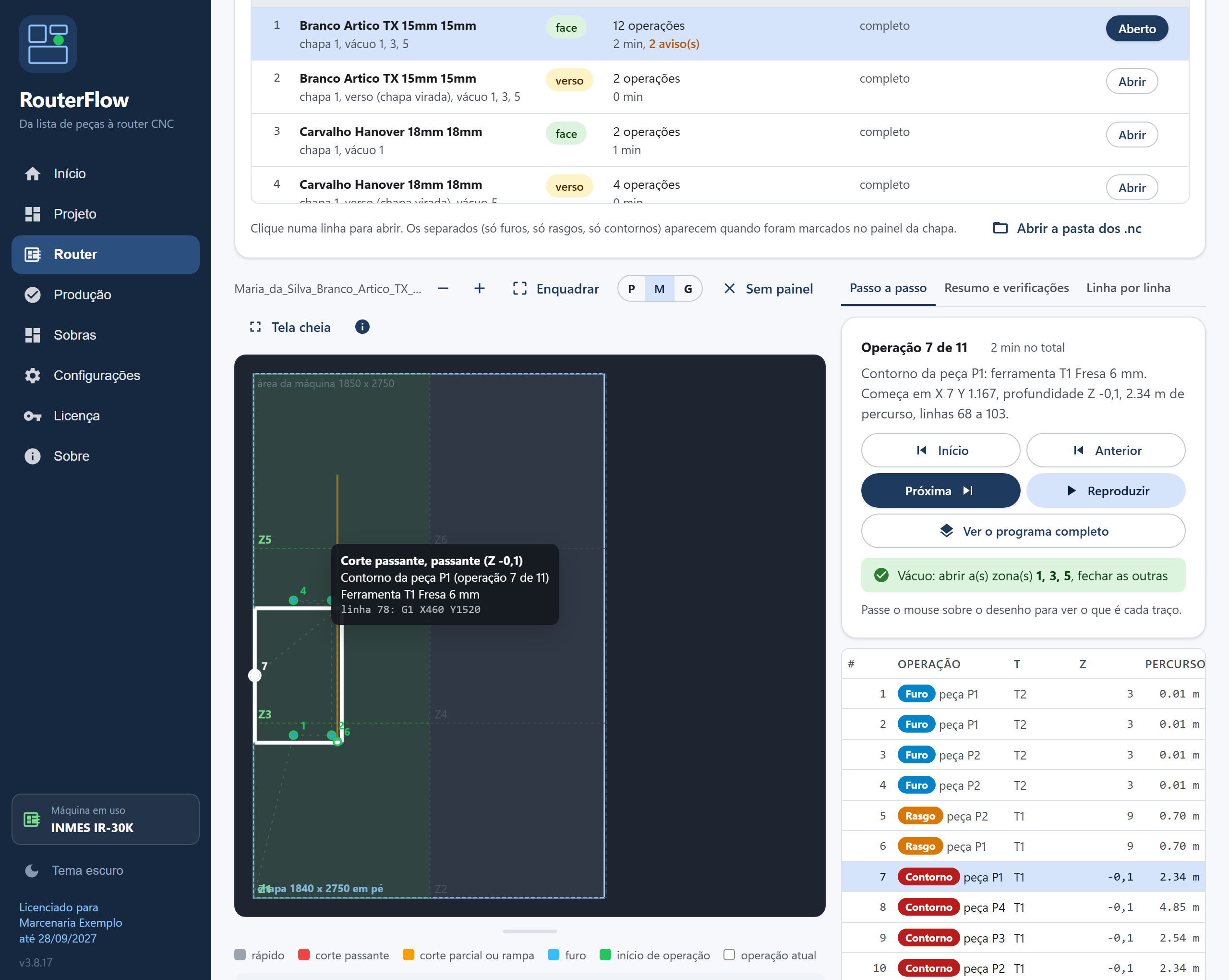 Tela Router do RouterFlow: percurso da fresa desenhado sobre a mesa, zonas de vácuo e lista de furos, rasgos e contornos